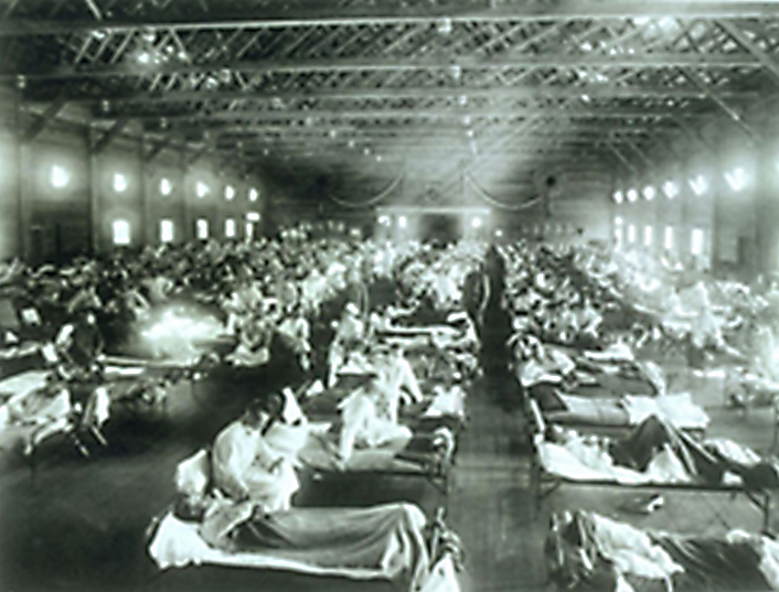 Un hôpital d'urgence du Kansas, pendant l'épidémie de grippe espagnole de 1918.
